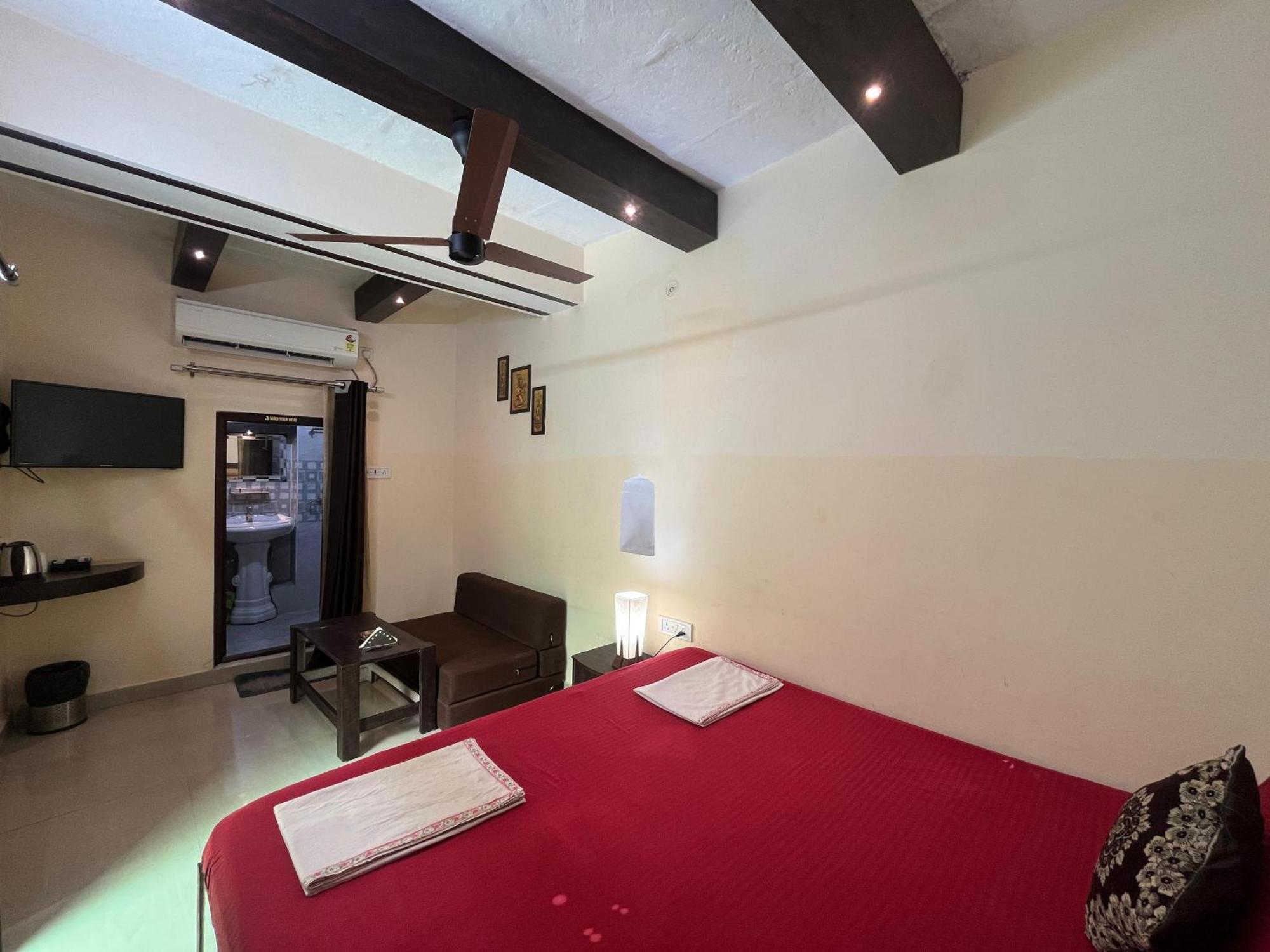 Foreigners Bed & Breakfast Varanasi